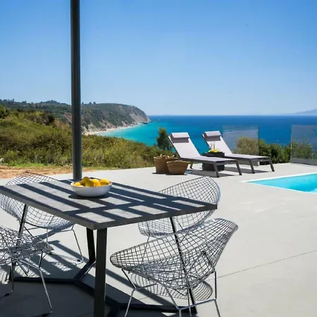 Al Mar Vila Svoronata